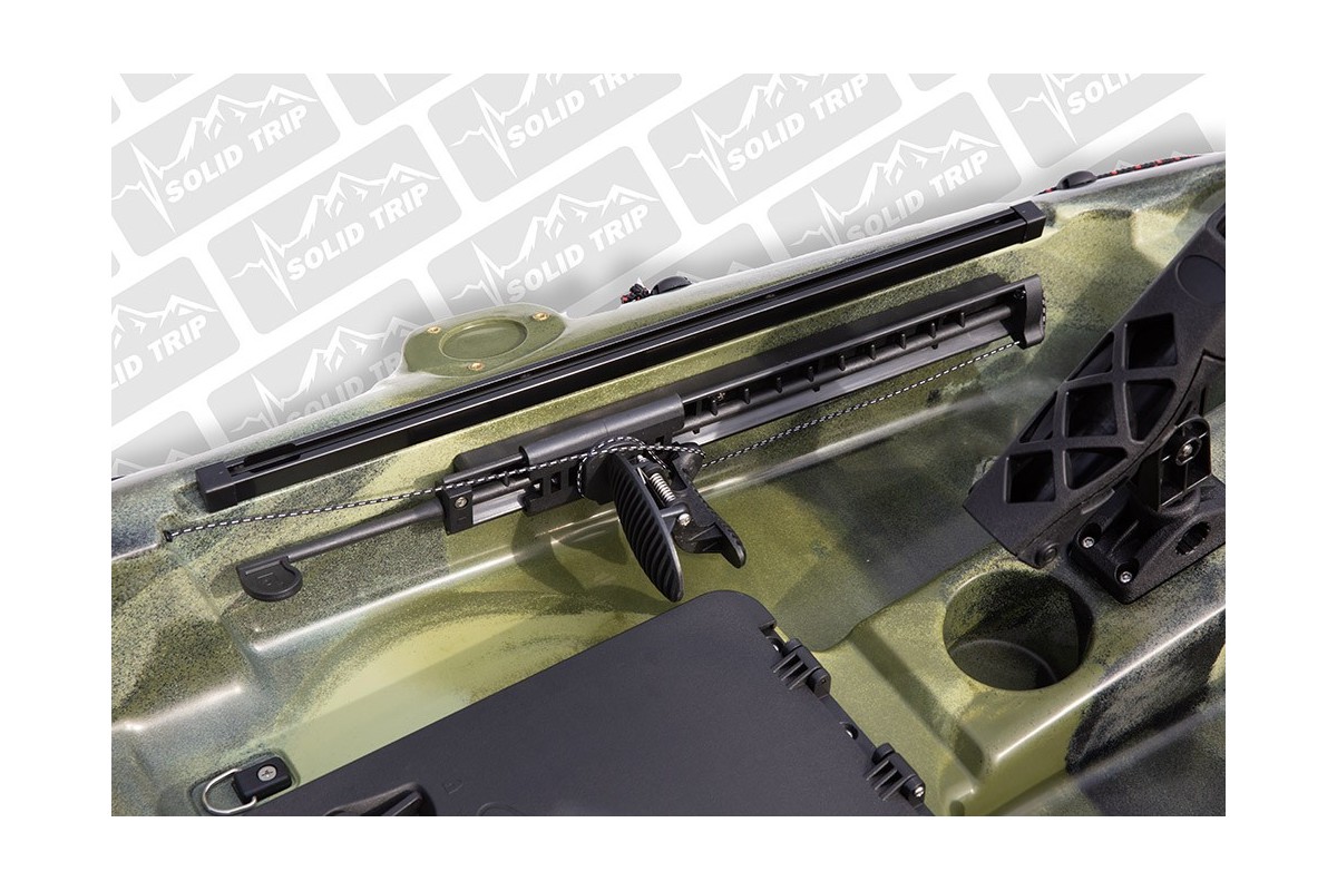 Kajak wędkarski CARP SolidTrip ze sterowaniem pedałowym