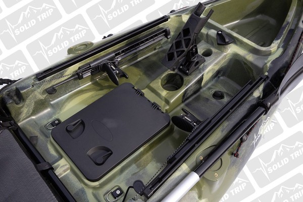 Kajak wędkarski CARP SolidTrip ze sterowaniem pedałowym