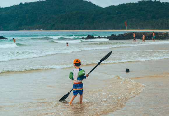 Jak przygotować się na spływ kajakowy z dziećmi?
